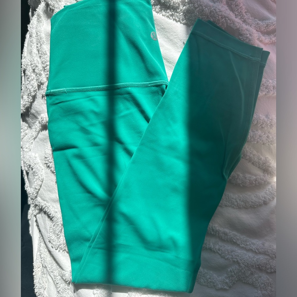 Lululemon leggings,size 6.